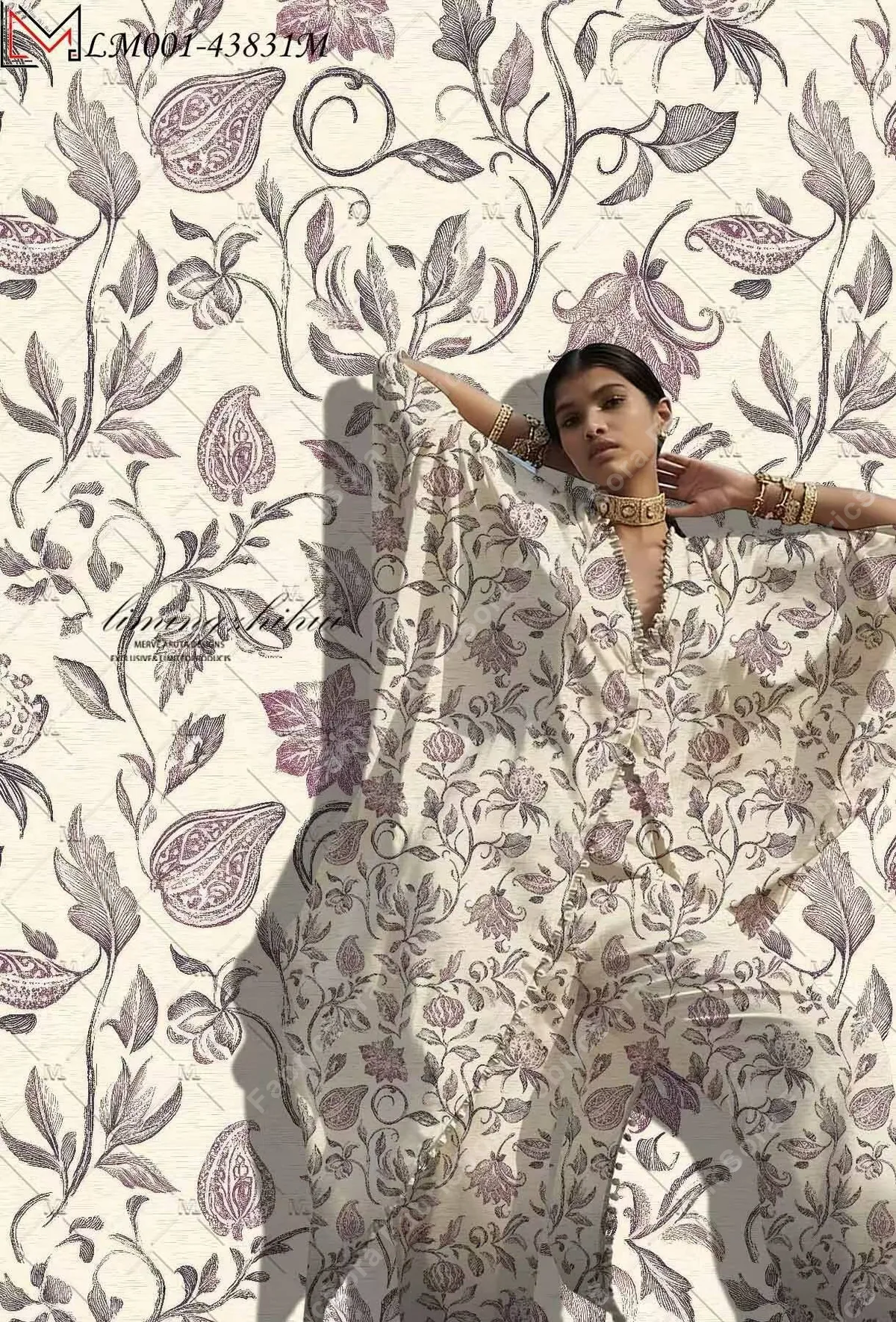 Rayon menta suave con motivo paisley tradicional